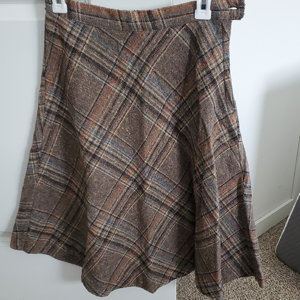 Elegant A-Line Plaid Skirt in Brown and Tan